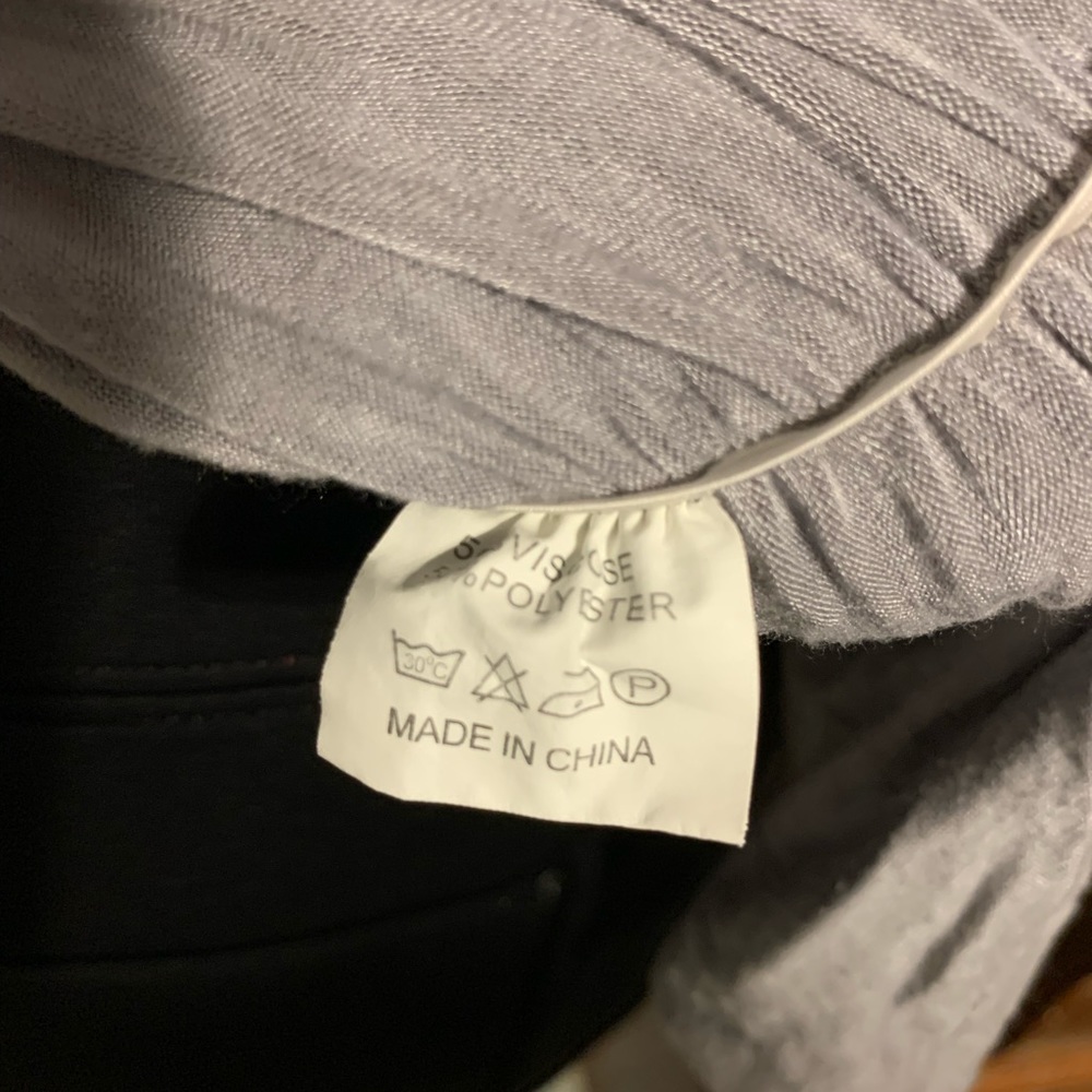 ❌SOLD🎃Patty Gray Batwing Ruched Top - Picture 8 of 9